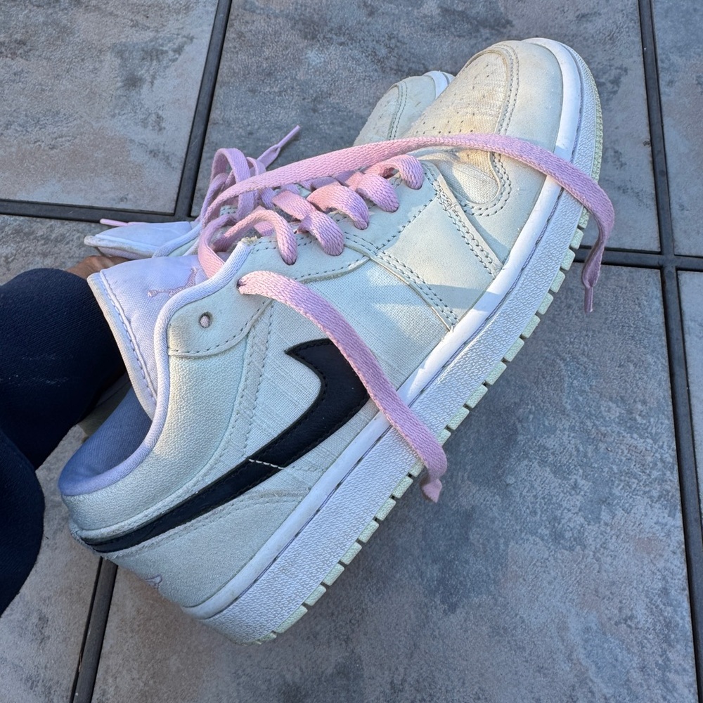 Nike Air Jordan 1 low SE Barley Green 8 womens